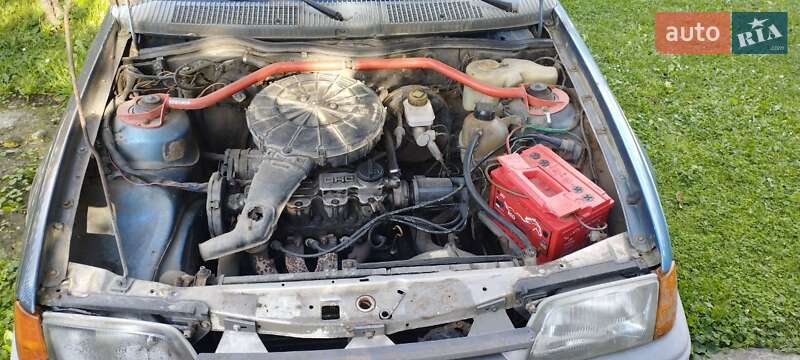 Седан Opel Kadett 1988 в Долині