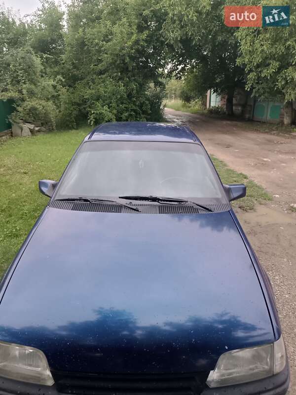 Хетчбек Opel Kadett 1988 в Кам'янець-Подільському