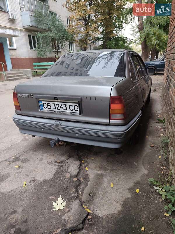 Седан Opel Kadett 1988 в Чернигове фото 8 Седан Opel Kadett 1988 в Чернигове