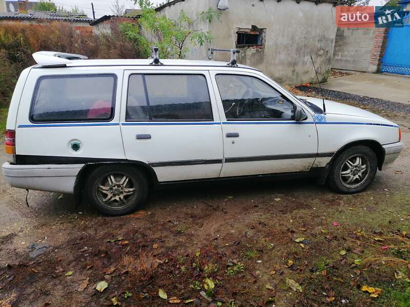 Універсал Opel Kadett 1988 в Володимирці