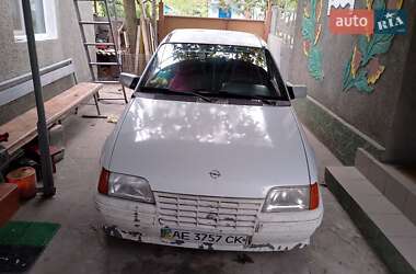 Хетчбек Opel Kadett 1985 в Кам'янському