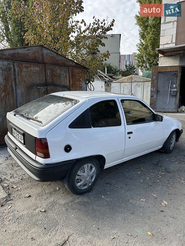 Хэтчбек Opel Kadett 1987 в Киеве фото 3 Хэтчбек Opel Kadett 1987 в Киеве