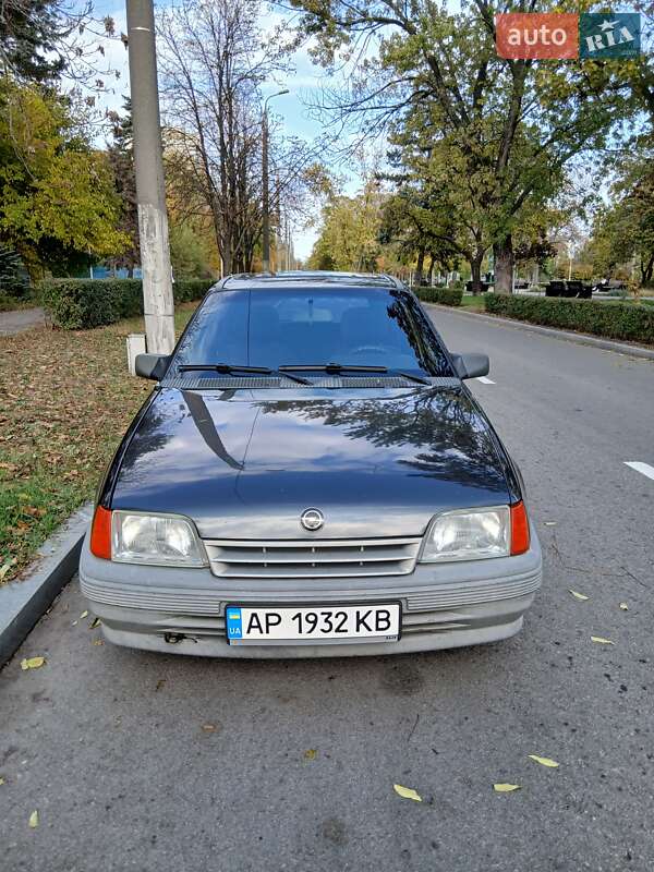 Универсал Opel Kadett 1990 в Запорожье