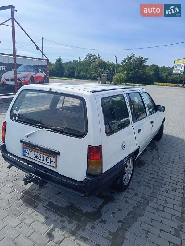 Универсал Opel Kadett 1986 в Городенке