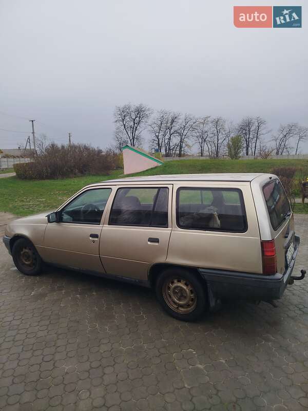 Универсал Opel Kadett 1991 в Николаеве фото 3 Универсал Opel Kadett 1991 в Николаеве