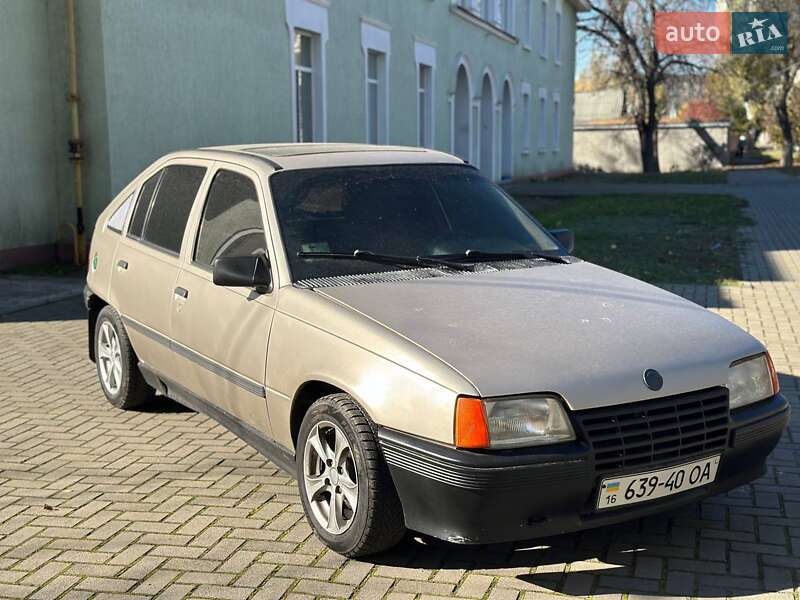 Хэтчбек Opel Kadett 1988 в Николаеве