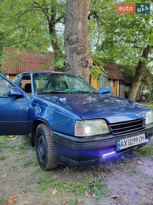 Хетчбек Opel Kadett 1990 в Зміїві