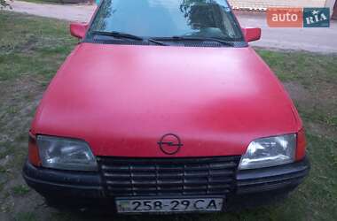 Универсал Opel Kadett 1988 в Недригайлове