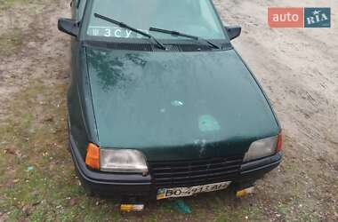 Седан Opel Kadett 1986 в Безлюдівці