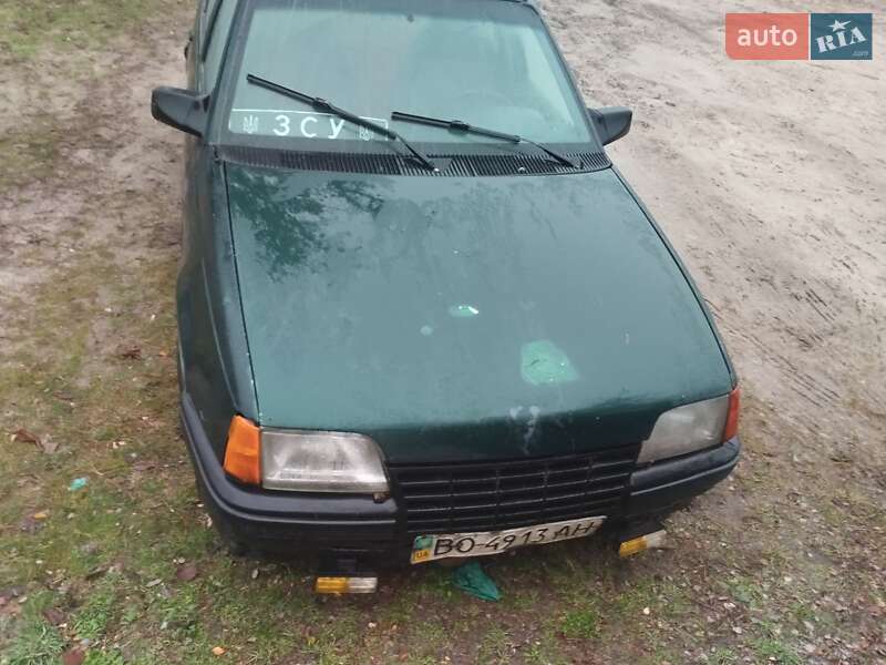 Седан Opel Kadett 1986 в Безлюдовке фото Седан Opel Kadett 1986 в Безлюдовке