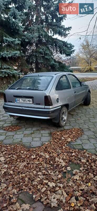 Хетчбек Opel Kadett 1985 в Дніпрі