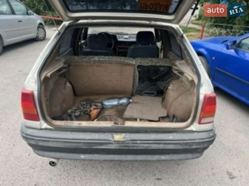 Хэтчбек Opel Kadett 1988 в Каменец-Подольском фото 2 Хэтчбек Opel Kadett 1988 в Каменец-Подольском