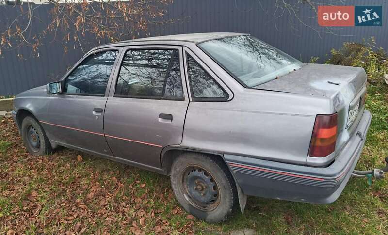 Седан Opel Kadett 1988 в Житомире