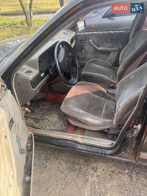 Хэтчбек Opel Kadett 1987 в Валках