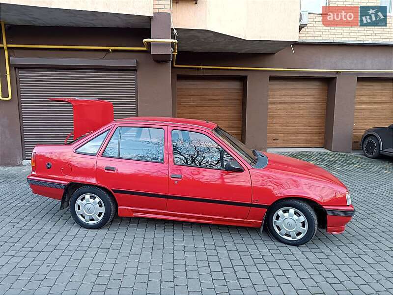 Седан Opel Kadett 1990 в Виннице