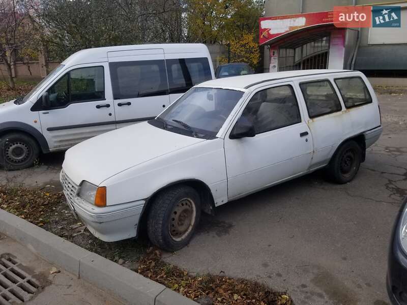 Універсал Opel Kadett 1988 в Івано-Франківську