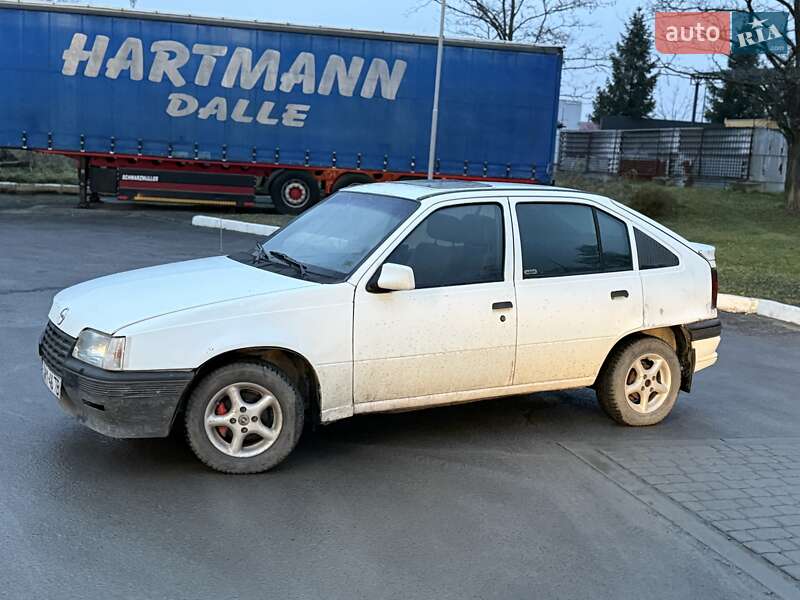 Хэтчбек Opel Kadett 1987 в Львове