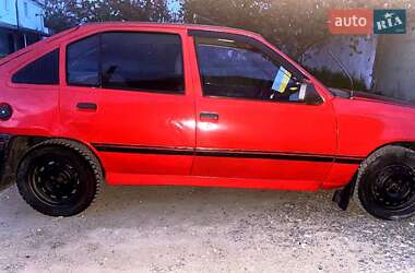 Хэтчбек Opel Kadett 1985 в Баштанке