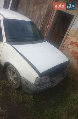 Седан Opel Kadett 1987 в Чернівцях