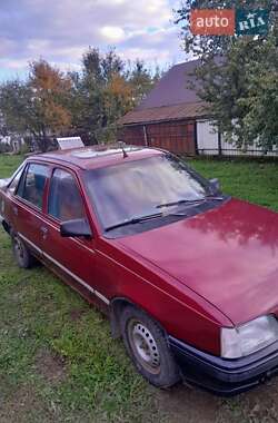 Седан Opel Kadett 1987 в Надвірній
