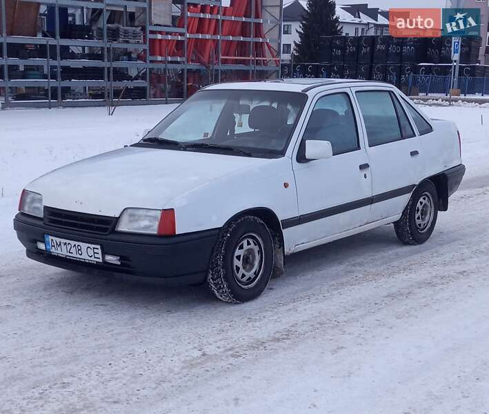 Седан Opel Kadett 1991 в Славуте