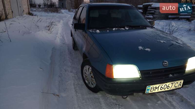 Хэтчбек Opel Kadett 1985 в Шостке