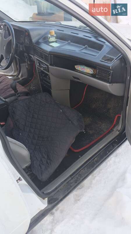 Седан Opel Kadett 1986 в Бобровице фото 5 Седан Opel Kadett 1986 в Бобровице