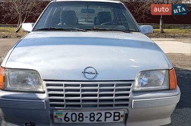 Седан Opel Kadett 1986 в Шепетівці