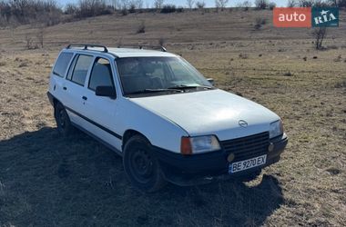 Универсал Opel Kadett 1987 в Николаеве