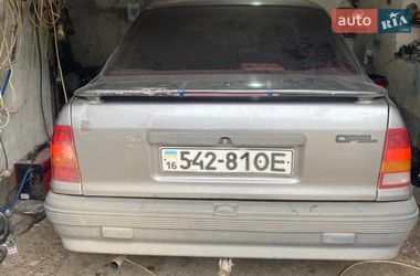 Седан Opel Kadett 1990 в Сарате