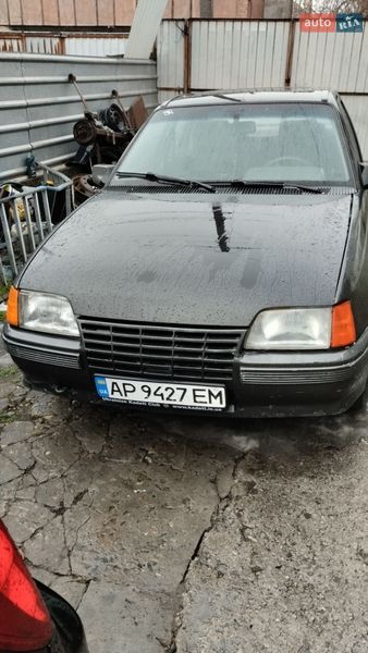 Седан Opel Kadett 1987 в Запорожье