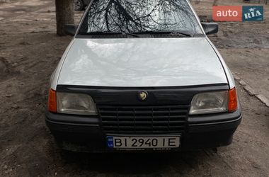 Седан Opel Kadett 1987 в Кременчуці