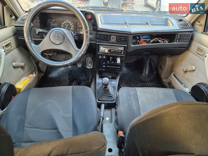 Седан Opel Kadett 1990 в Днепре фото 9 Седан Opel Kadett 1990 в Днепре
