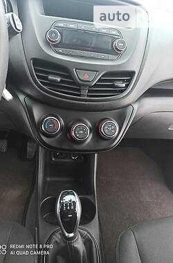 Хэтчбек Opel Karl 2016 в 