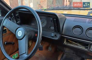 Купе Opel Manta 1977 в 