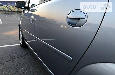 Хетчбек Opel Meriva 2004 в 
