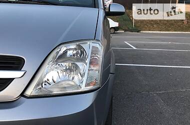 Хетчбек Opel Meriva 2004 в 