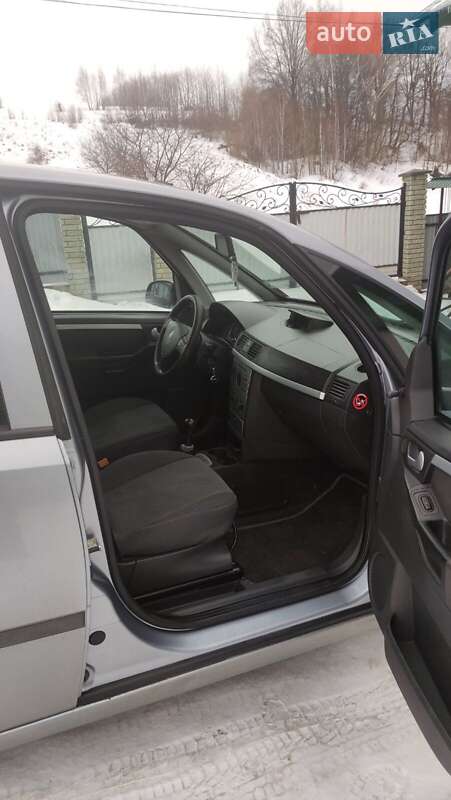 Минивэн Opel Meriva 2004 в Сторожинце