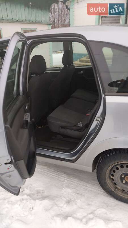 Минивэн Opel Meriva 2004 в Сторожинце