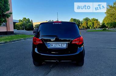 Хэтчбек Opel Meriva 2011 в Сарнах