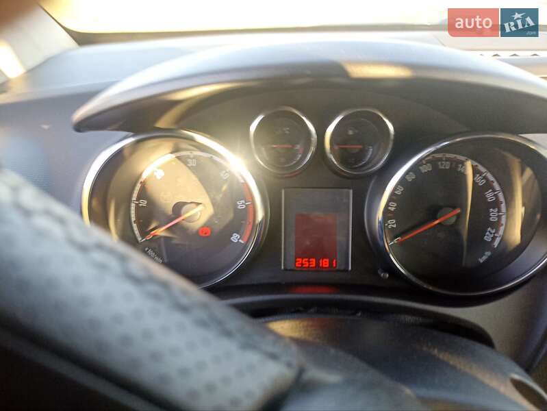 Мікровен Opel Meriva 2012 в Миколаєві