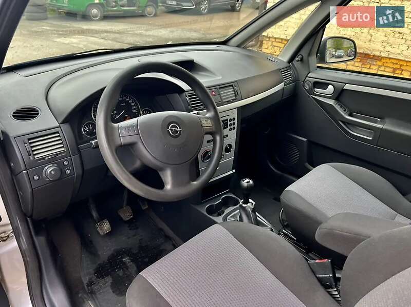 Микровэн Opel Meriva 2005 в Нововолынске