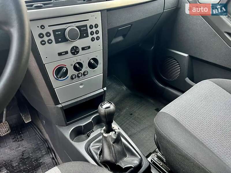 Микровэн Opel Meriva 2005 в Нововолынске