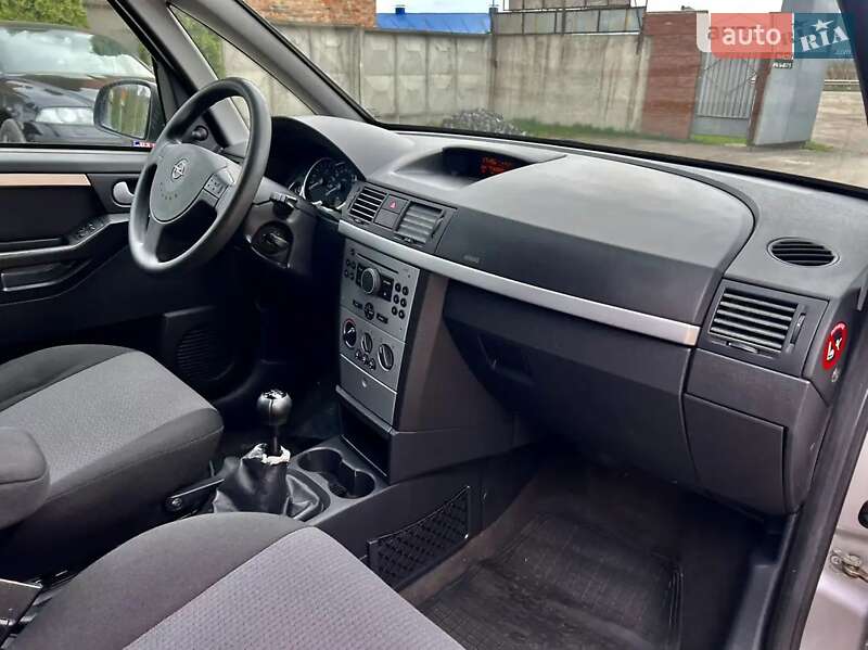 Микровэн Opel Meriva 2005 в Нововолынске