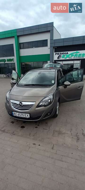 Opel Meriva 2011