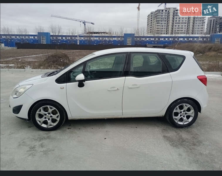 Микровэн Opel Meriva 2010 в Городке