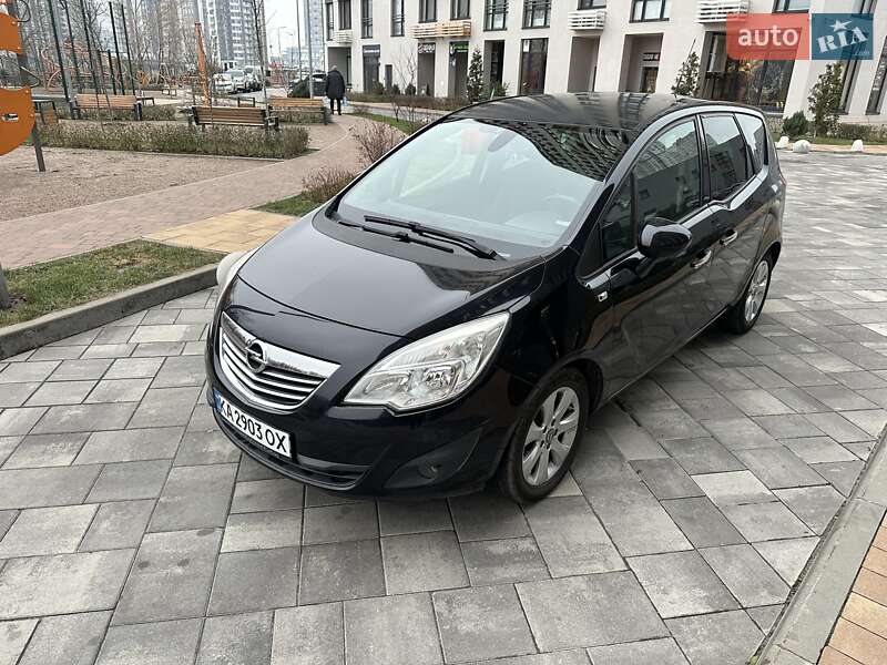 Микровэн Opel Meriva 2011 в Киеве