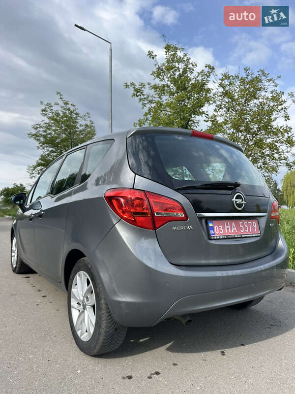 Мікровен Opel Meriva 2015 в Бурштині