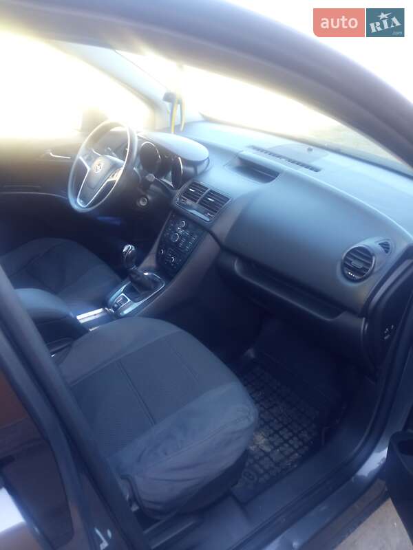 Микровэн Opel Meriva 2011 в Вараше фото 2 Микровэн Opel Meriva 2011 в Вараше