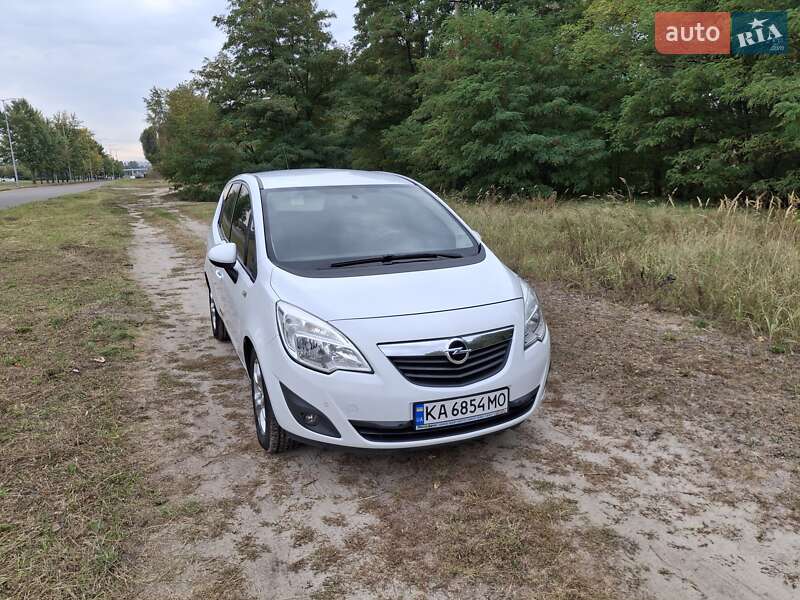 Микровэн Opel Meriva 2011 в Киеве